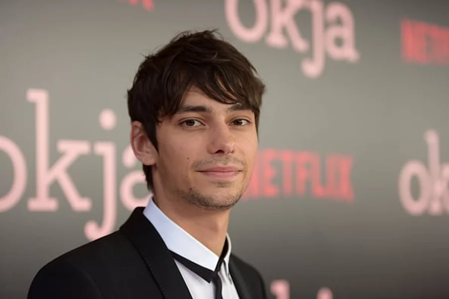 Devon Bostick Net Worth