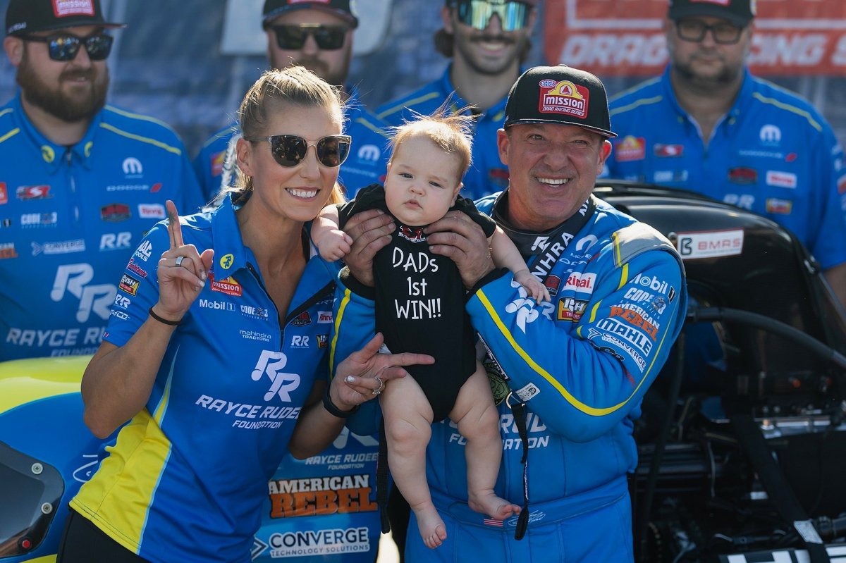 Tony Stewart Wife Age